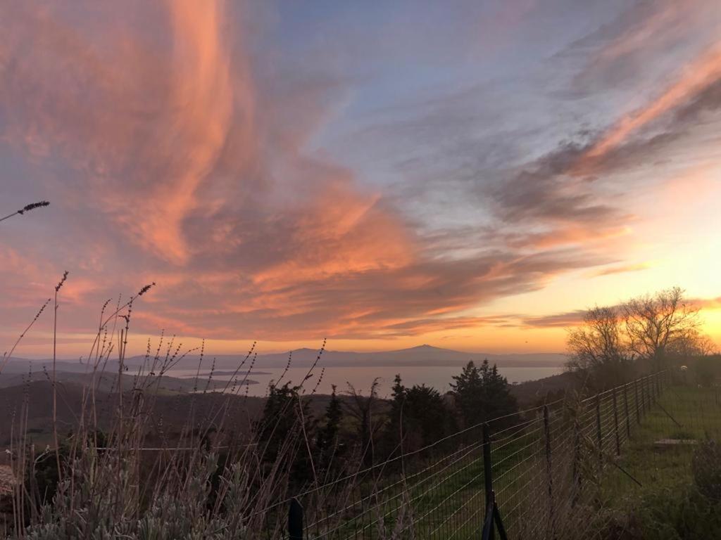 Case Vacanze Villini Panoramici Sul Lago Trasimeno Castel Rigone Exterior foto