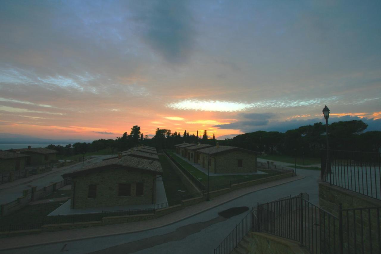 Case Vacanze Villini Panoramici Sul Lago Trasimeno Castel Rigone Exterior foto